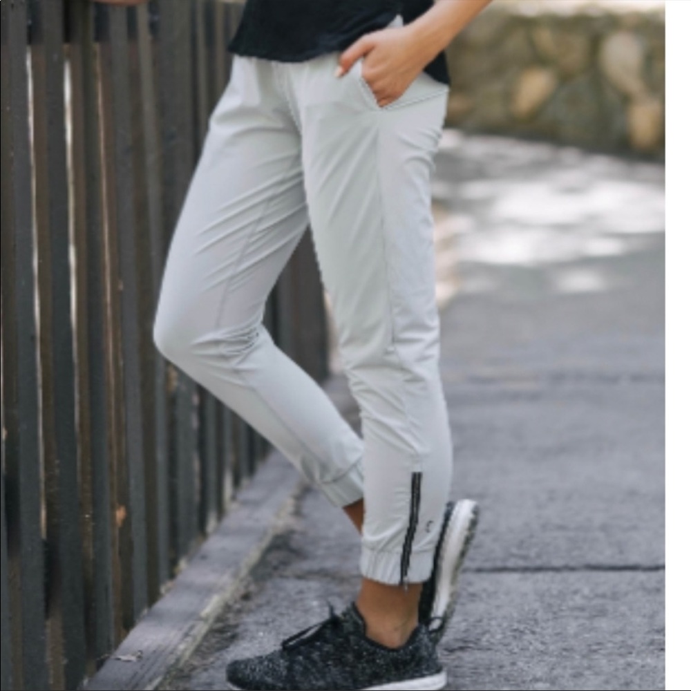 ZYIA light grey zip up joggers 🏃‍♀️